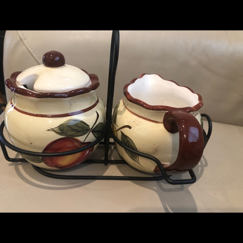 NWT Ceramic Sugar and Creamer Set with Stand